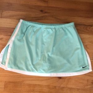 Nike Sz M athletic skirt/ skirt light green